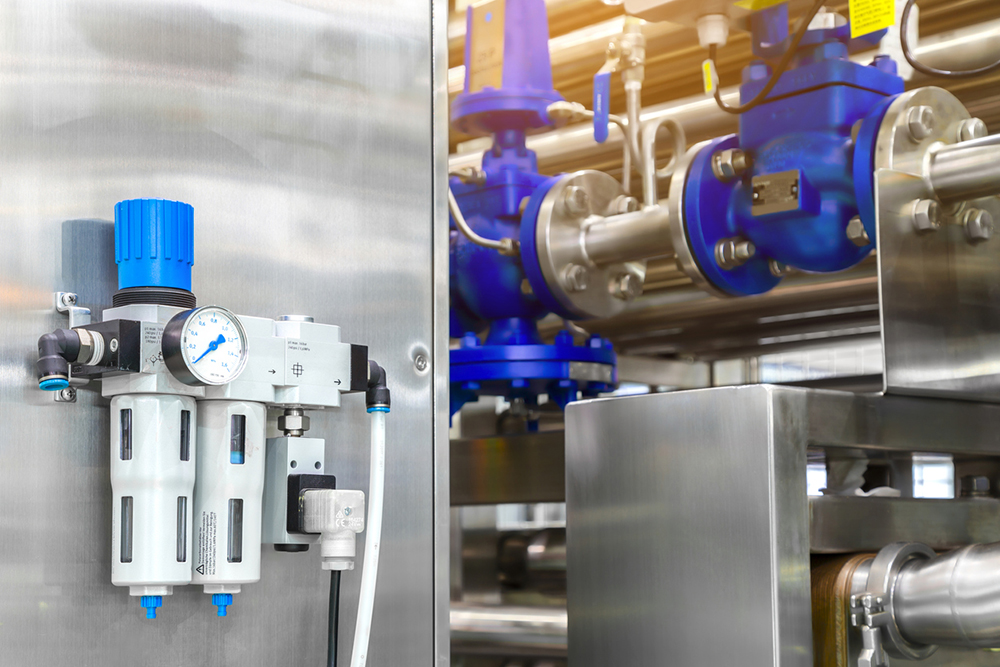 Pneumatic complementary valves